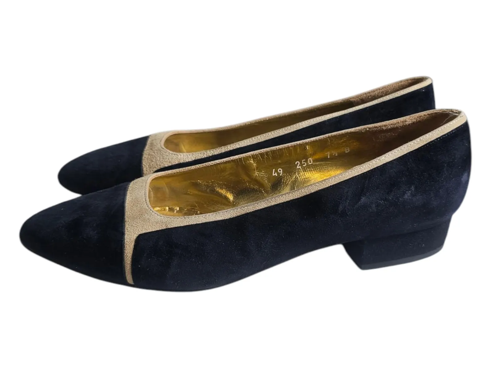 Escada Vintage Black & Cream Italian Leather Mid Heel Cap Toe Pumps Size 7.5 - Image 5