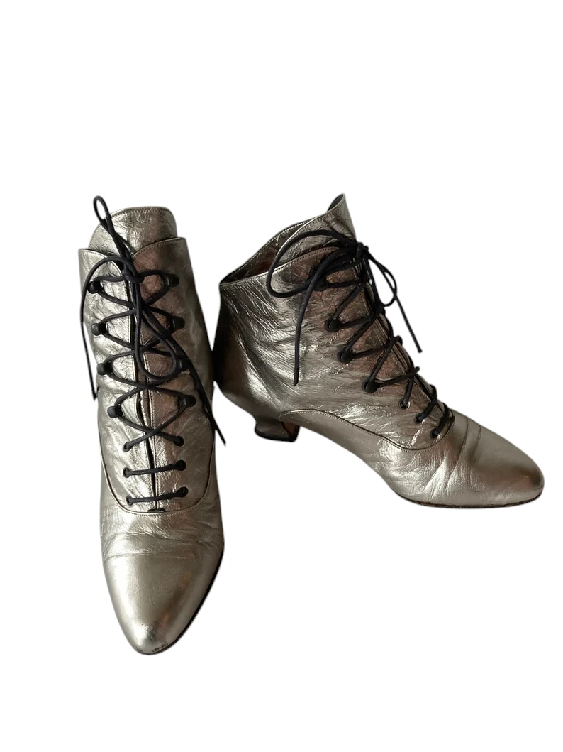 Vintage 90s Nine West Silver Leather Ankle Boots - Lace Up, Size 6 B - Image 4