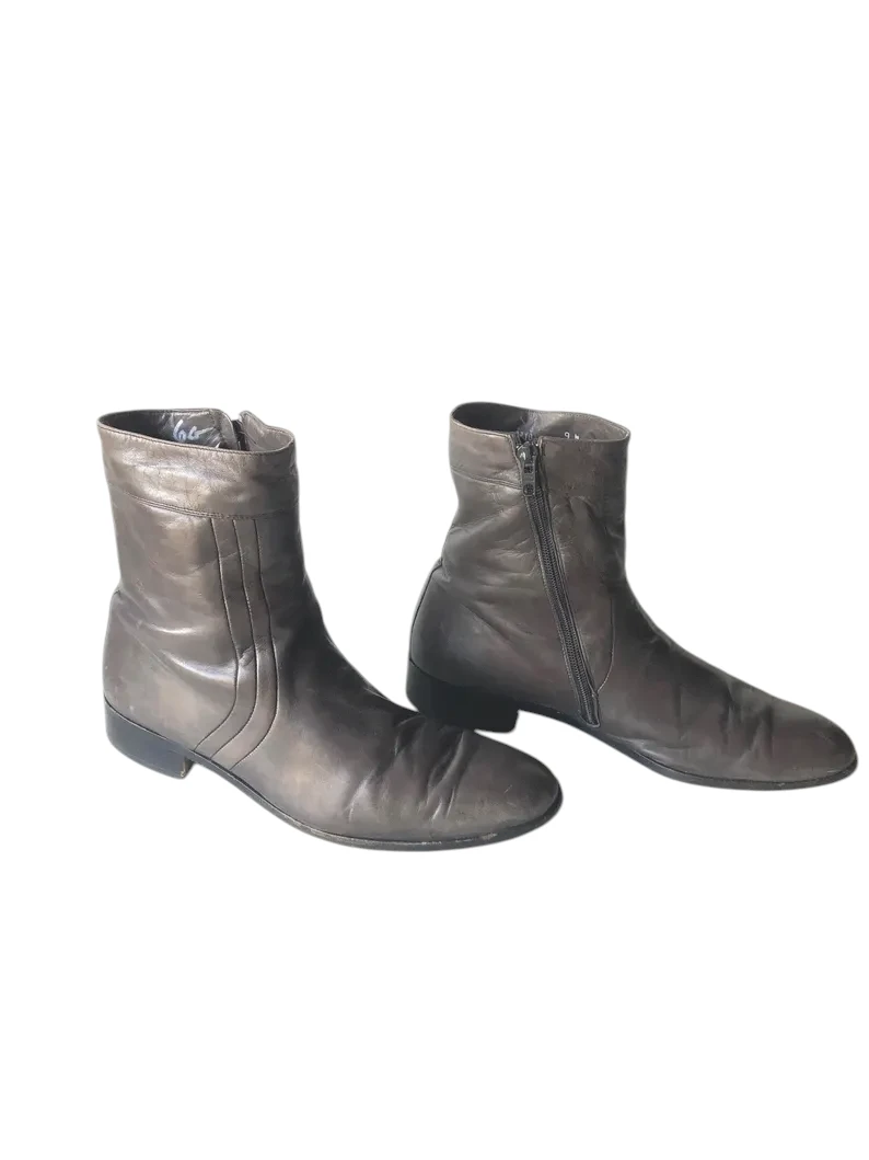 Vintage BALLY Leather Ankle Boots: Italian Soft Leather, Size 9M - Image 4