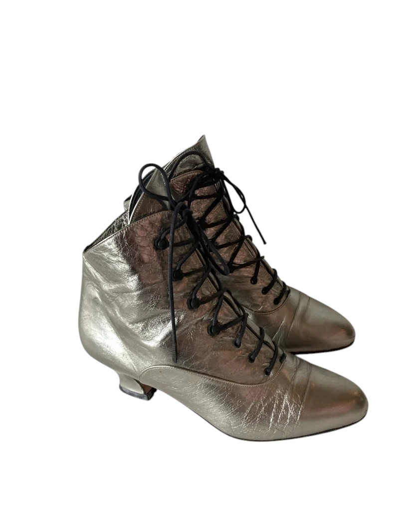 Vintage 90s Nine West Silver Leather Ankle Boots - Lace Up, Size 6 B - Image 6