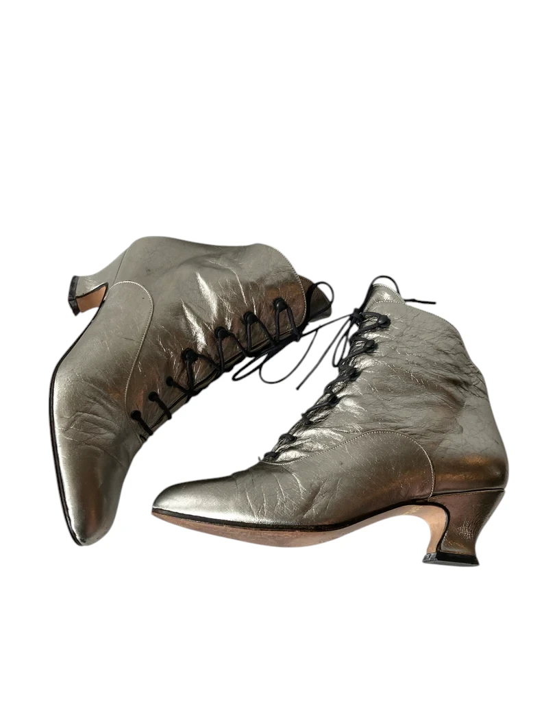 Vintage 90s Nine West Silver Leather Ankle Boots - Lace Up, Size 6 B - Image 10